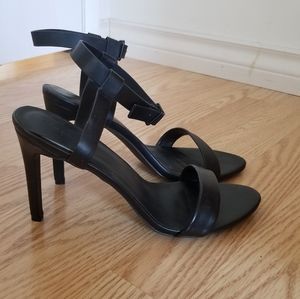 Oak + Fort Black Strappy Heel